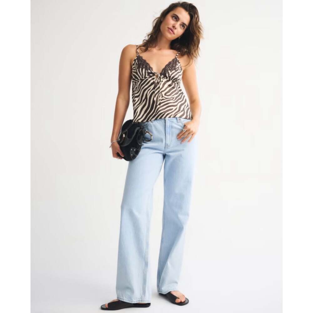 Abercrombie & Fitch High Rise Loose Jeans 25 Curve Love Light Wash Wide Leg